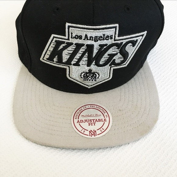 mitchell and ness kings hat